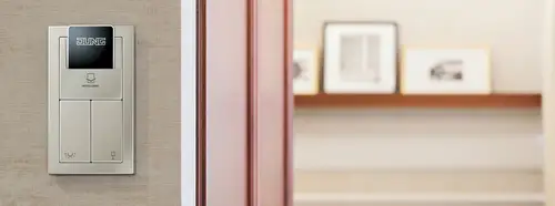 El contador de tarjetas del hotel ofrece muchas ventajas tanto a los clientes como a los operadores.