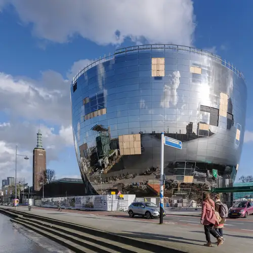O programa de montagem saliente JUNG WG 800 foi instalado nos armazéns, oficinas e áreas de logística do depósito. Foto: Ossip von Duivenbode