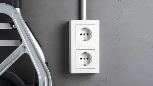 SCHUKO® Steckdosen im Programm A CUBE in Alpinweiß