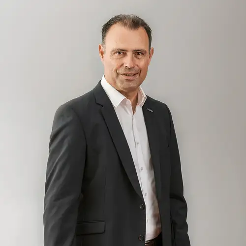 Por­t­rait­auf­nah­me von Alfred Lauer, Key Account Manager Region Baden-Württemberg