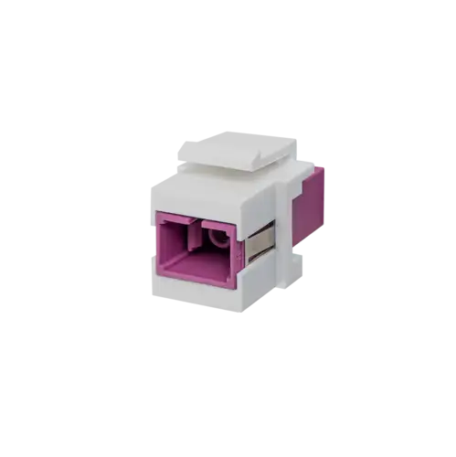 Glasfaser Keystone SC Simplex OM4 in Erika-Violett. Produktabbildung in Perspektive auf weißem Hintergrund.