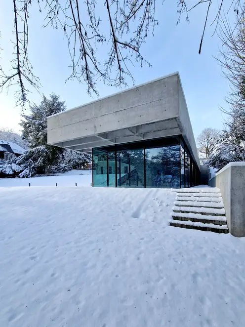 Detailaufnahme vom Pavillon der JUNG Gründervilla in Schalksmühle.