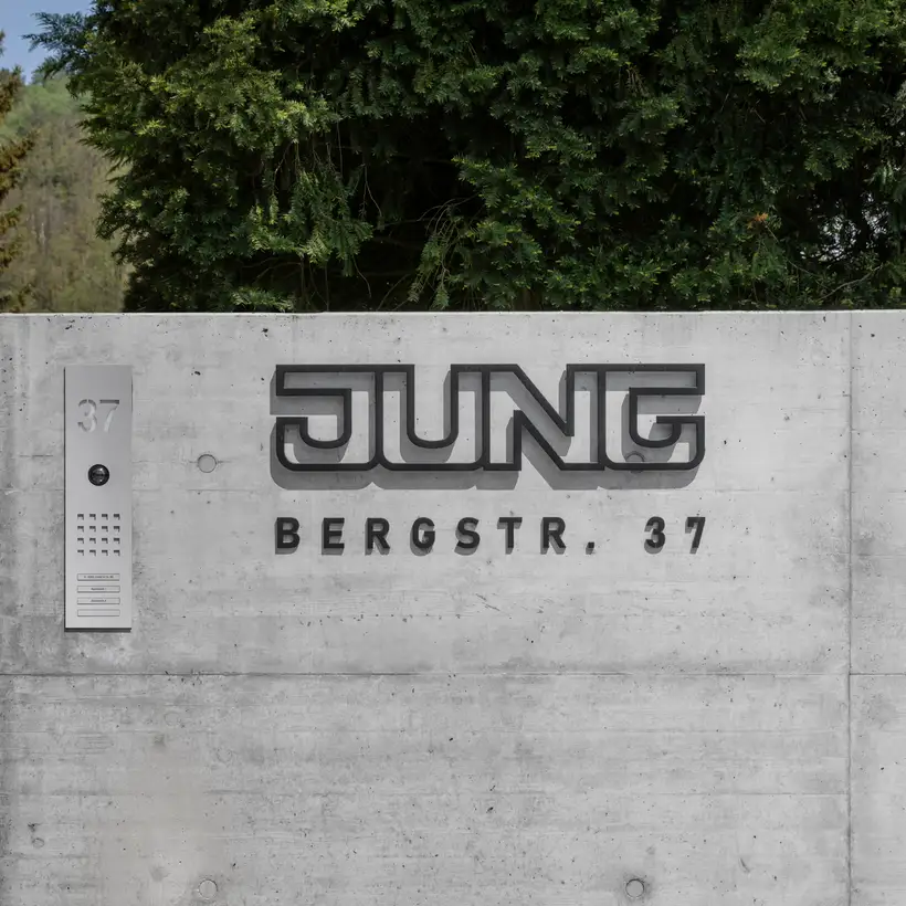 Einfahrt der JUNG Gründervilla