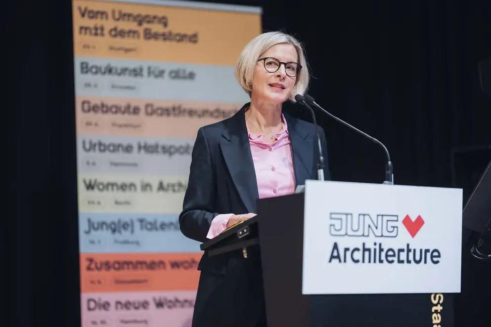 Architekturgespräche in Stuttgart 2025, Moderation auf Bühne