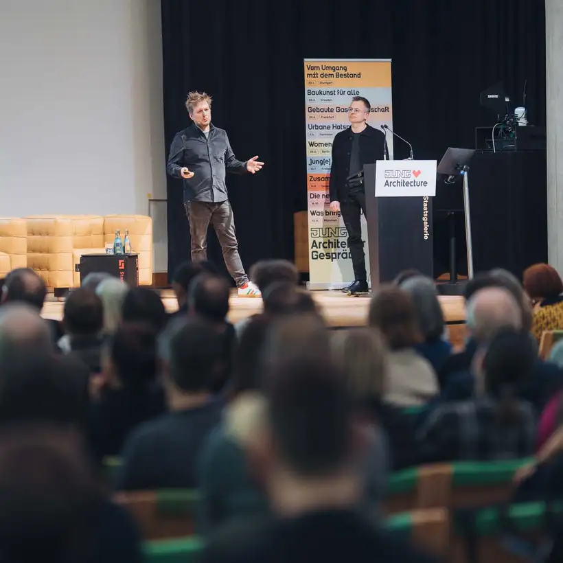 Architekturgespräche in Stuttgart 2025, Referenten auf Bühne vor Publikum