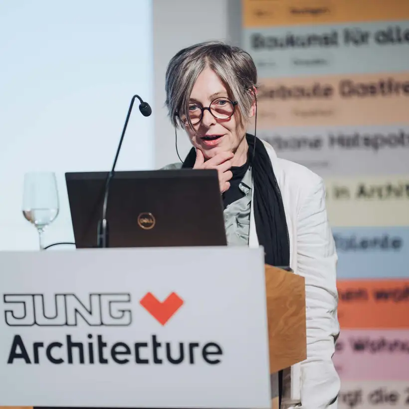 Architekturgespräche in Dresden 2025, Referentin auf Bühne