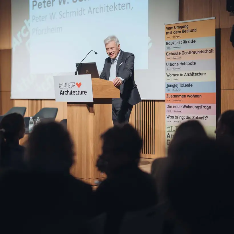 Architekturgespräche in Dresden 2025, Referent auf Bühne