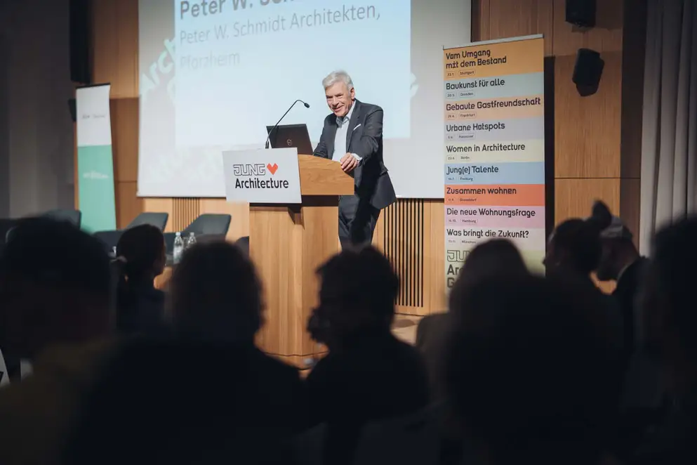 Architekturgespräche in Dresden 2025, Referent auf Bühne