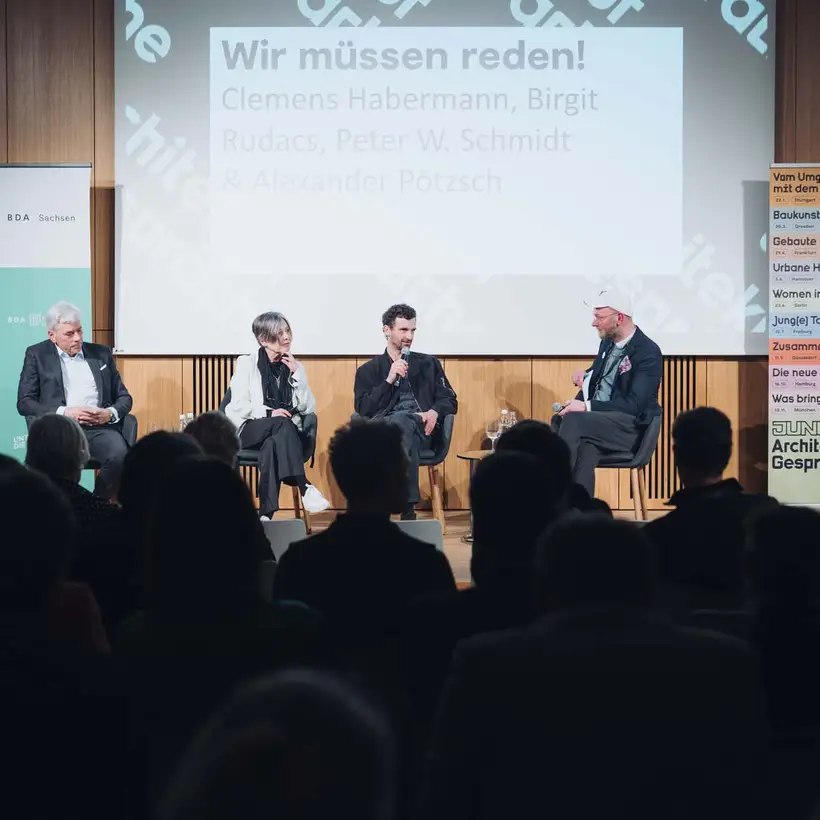 Architekturgespräche in Dresden 2025, Podiumsdiskussion auf Bühne