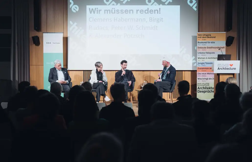 Architekturgespräche in Dresden 2025, Podiumsdiskussion auf Bühne