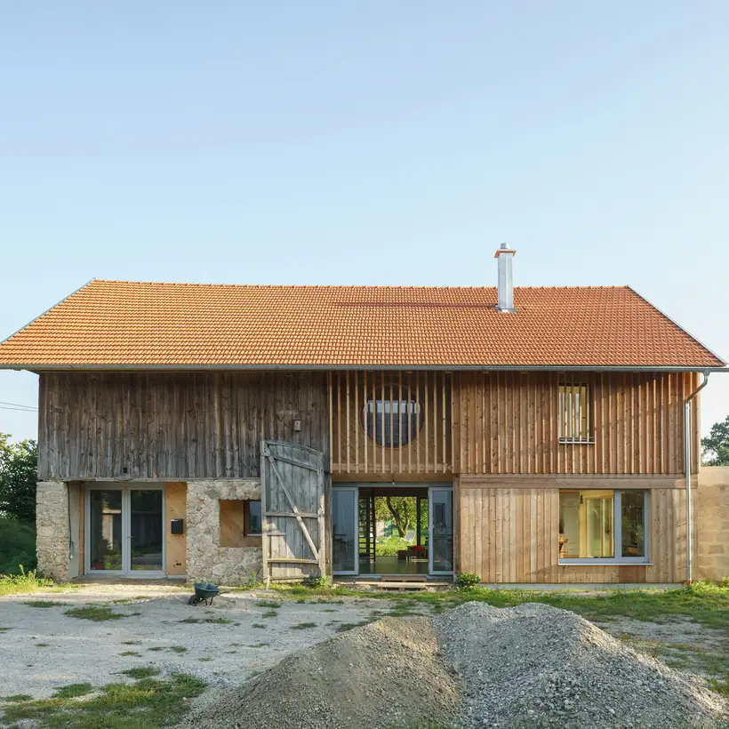 Außenansicht einer Scheune