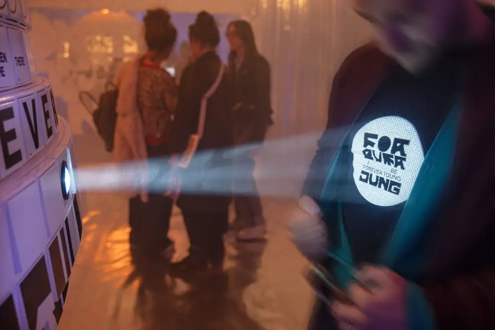 "ATMOSPHERE" die interaktive Installation live im Einsatz