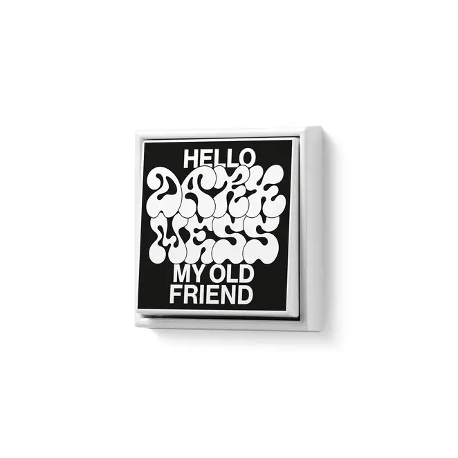 JUNG Unique & IFG LS 990 0Schalter mit der Aufschrift "Hello darkness my old friend"