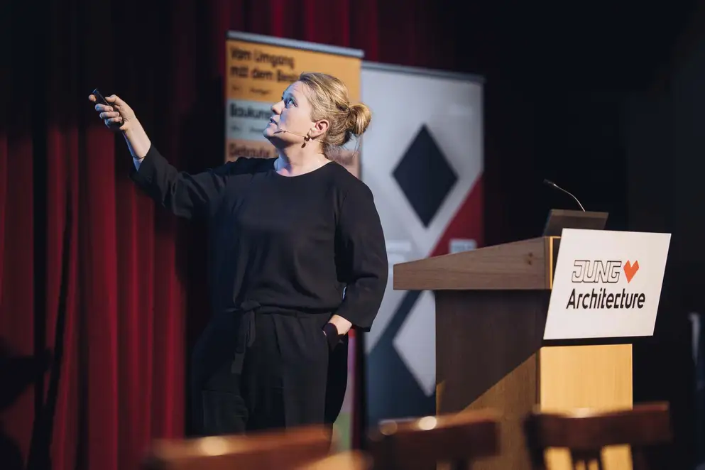 Architekturgespräche in Berlin 2025, Referentin auf Bühne