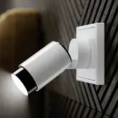 Die Lichtsteckdose Plug & Light mit passend aufsetzbaren LED-Lichtaufsätzen macht die Lichtplanung denkbar einfach.