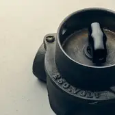 JUNG Momentschalter, JUNG Momentschalter waren eine der ersten Innovationen des Unternehmens.