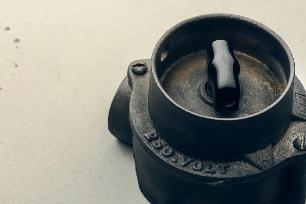 Detailaufnahme eines Drehschalters Aufputz aus dem Jahr 1937