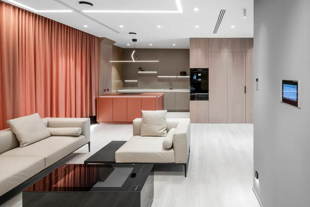Der JUNG Smart Showroom Vilnius bietet eine inspirierende Kombination intelligenter Gebäudetechnik mit modernem baltischem Design