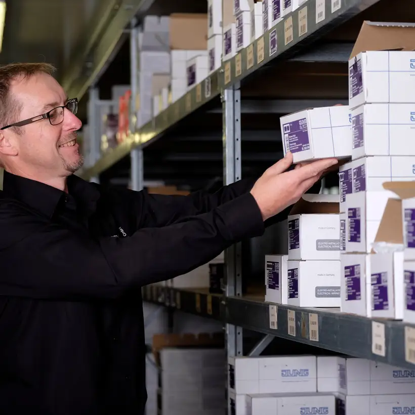 Ein erfahrenes Team betreut vor Ort das Fachhandwerk, Architektinnen und Architekten und Anwender/innen