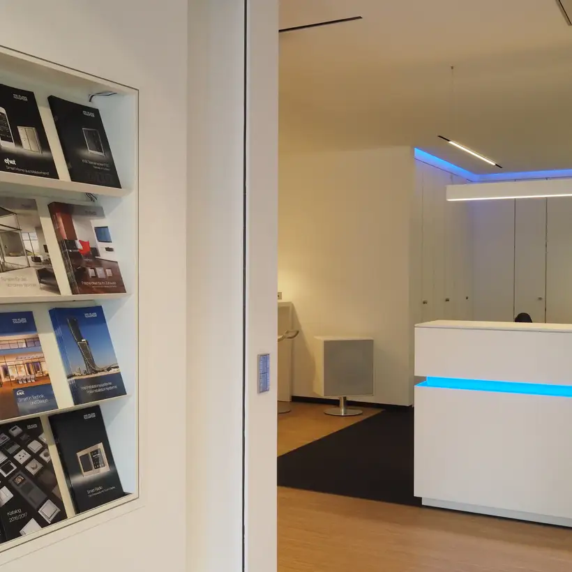Showroom Bernd Oedekoven GmbH / Empfangsbereich mit Prospektauslage