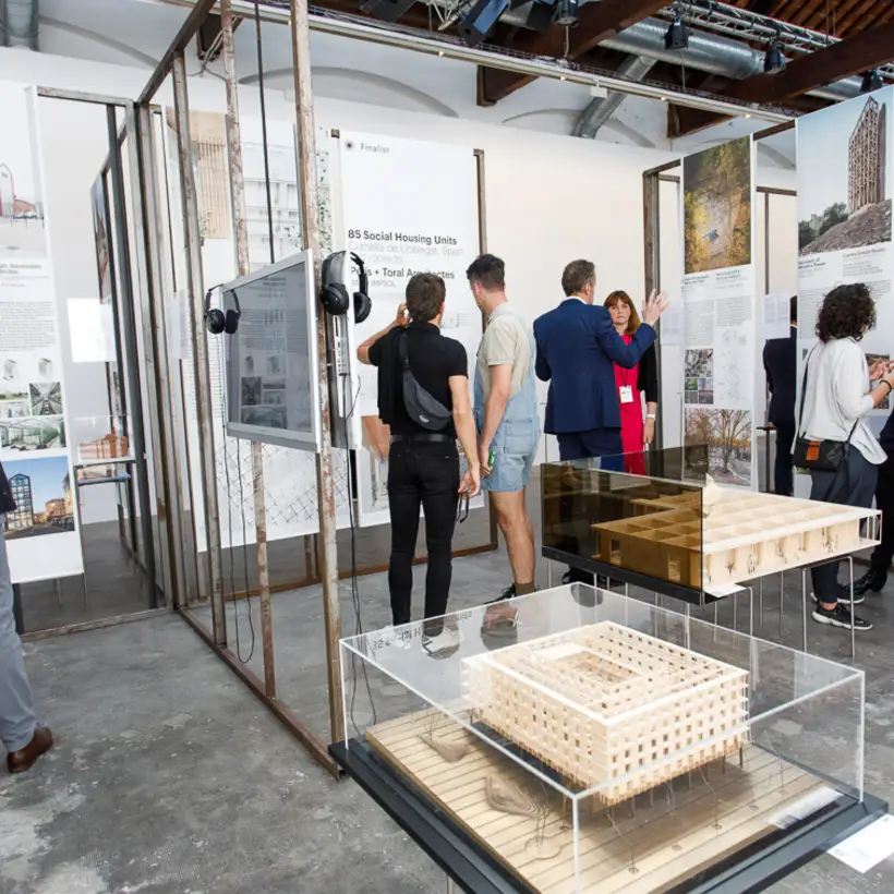 EUmies Awards Day 2022 - Ausstellung mit Besucherinnen und Besuchern