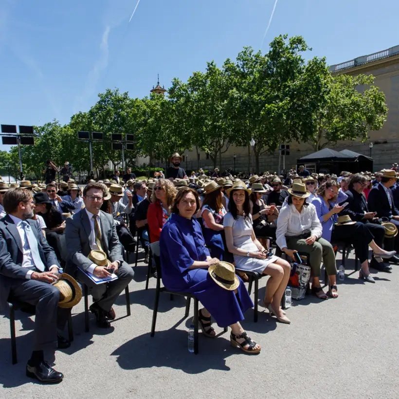 EUmies Awards Day 2022 - Blick auf Gäste unter blauem Himmel