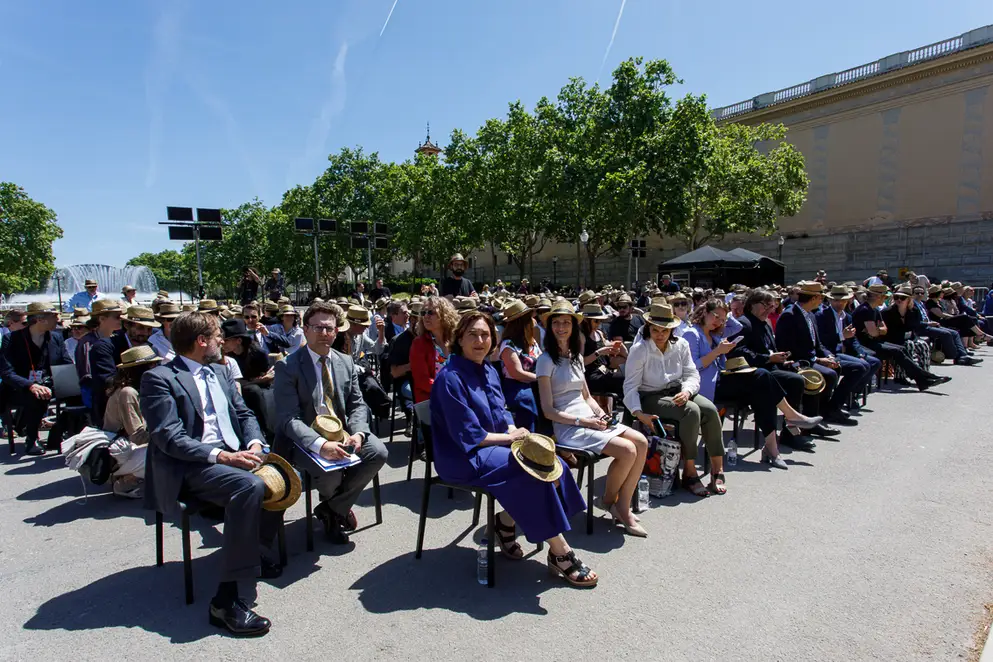 EUmies Awards Day 2022 - Blick auf Gäste unter blauem Himmel