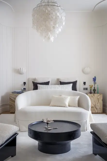 JUNG Brandstore Madrid, Schlafzimmer-Ambiente mit Couch