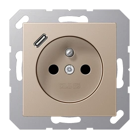 Steckdose, französisch/belgisches System mit USB-Ladegerät (JUNG Quick Charge®), Safety Plus, Thermoplast lackiert, champagner